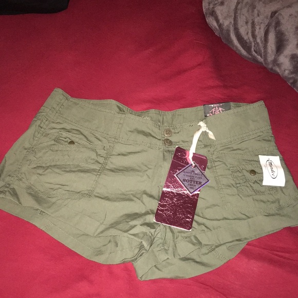 13 but it’s small a size 11 12 will fit Perfect - Picture 2 of 3